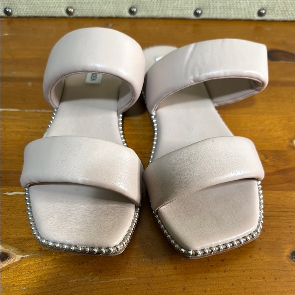 Elegant Cream Sandals with Silver Accents